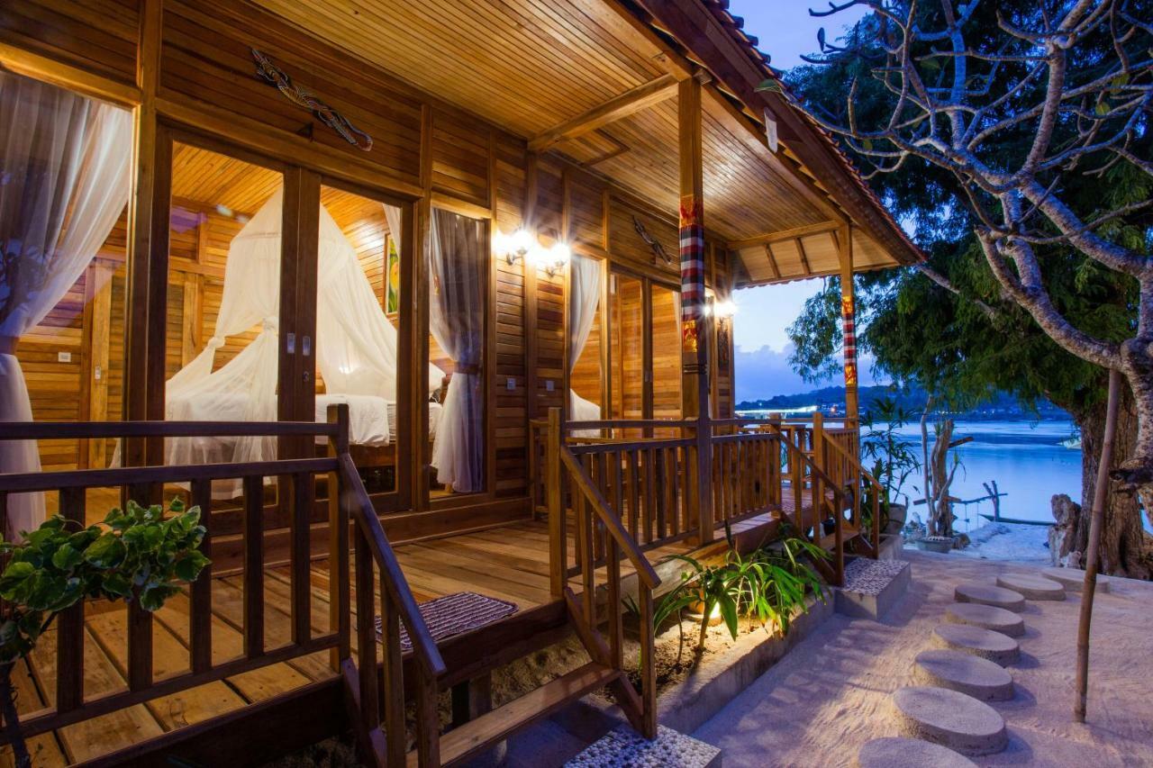Wooden Beach Sunset Cottages Lembongan Extérieur photo